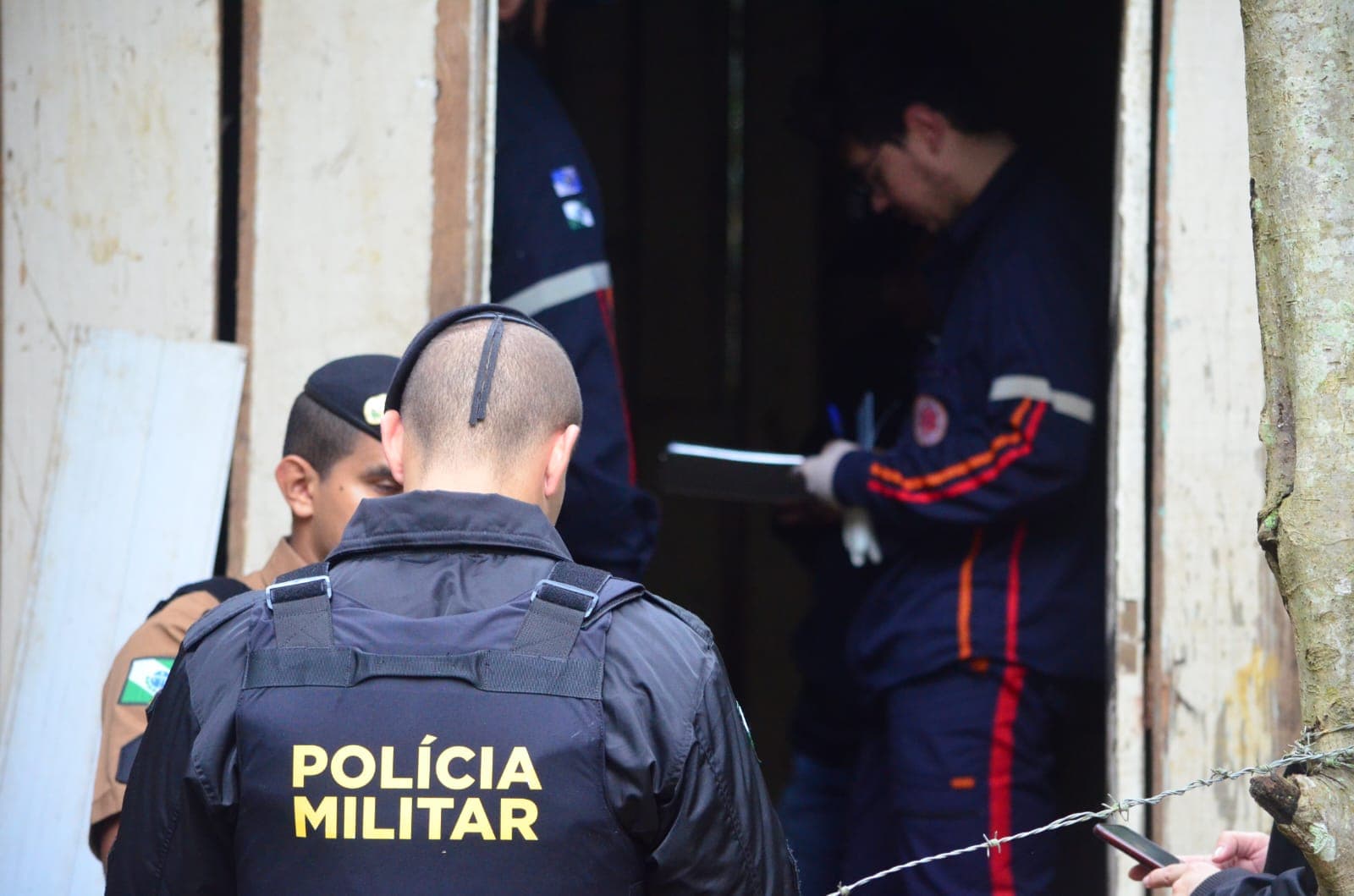 Homem é encontrado morto dentro de casa em bairro de Ponta Grossa
