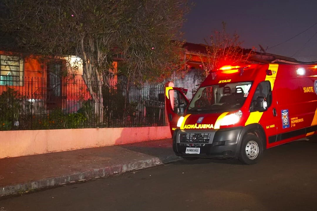 Homem é agredido com tijolo na cabeça dentro de residência em PG