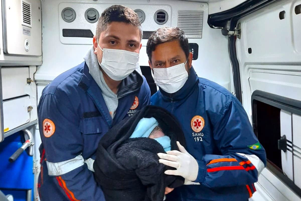 Profissionais do SAMU realizam parto dentro de residência em bairro de PG