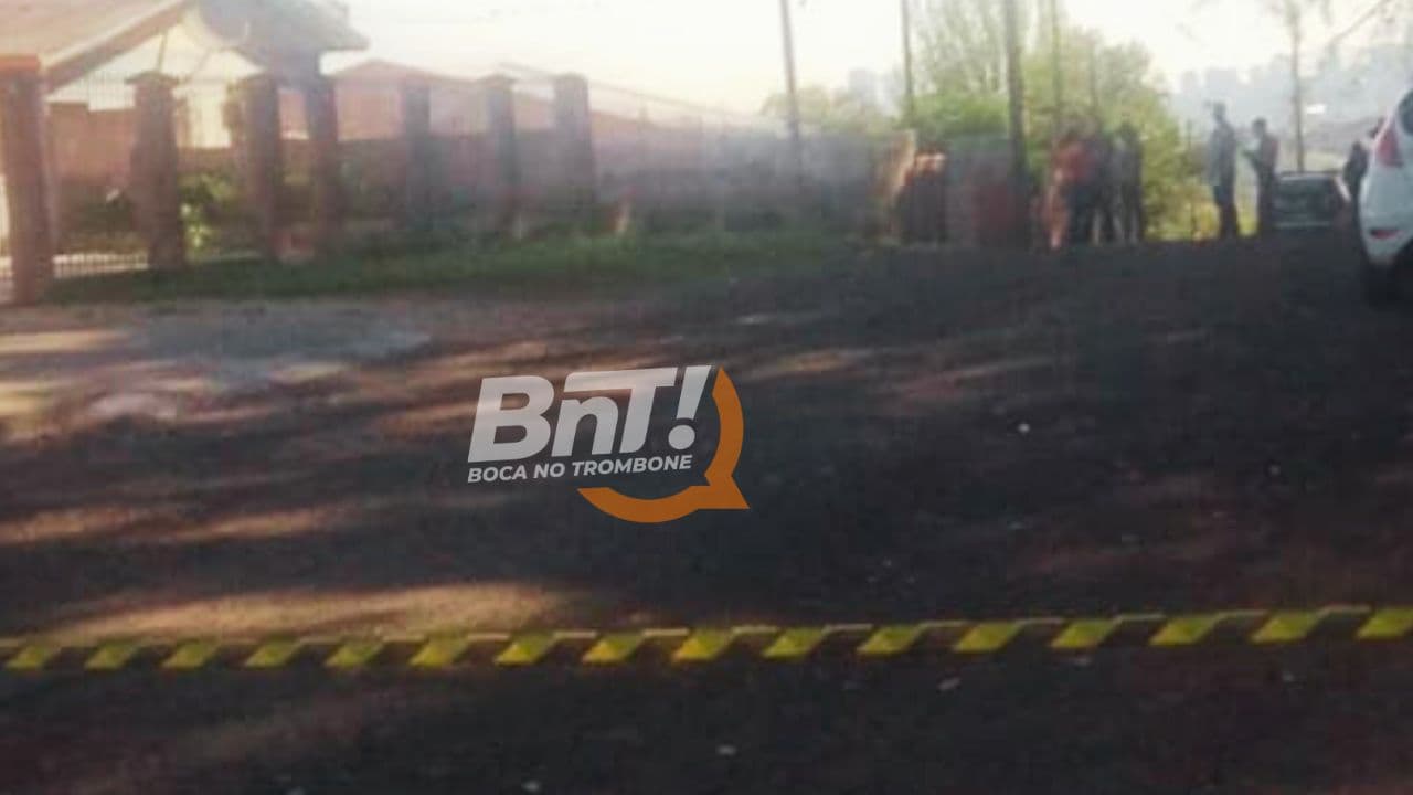 Homem é encontrado morto com tiro em frente de casa em PG