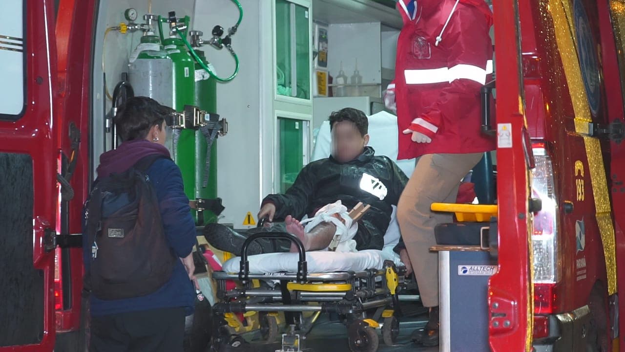 Motociclista fica ferida após colidir na lateral de carro em PG