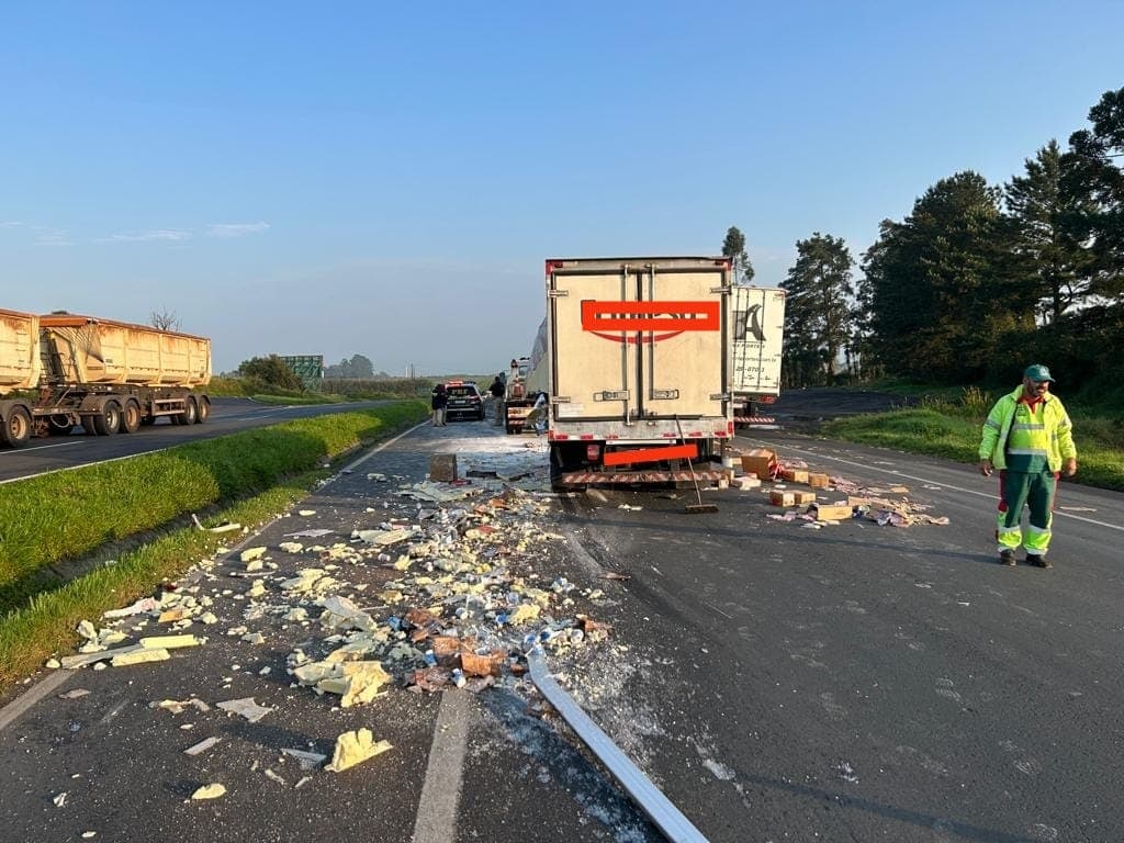 Caminhoneiro morre em colisão traseira na BR-376 em Palmeira