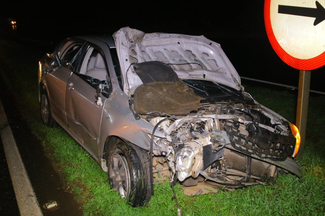 Três veículos se envolvem em colisão na BR-376