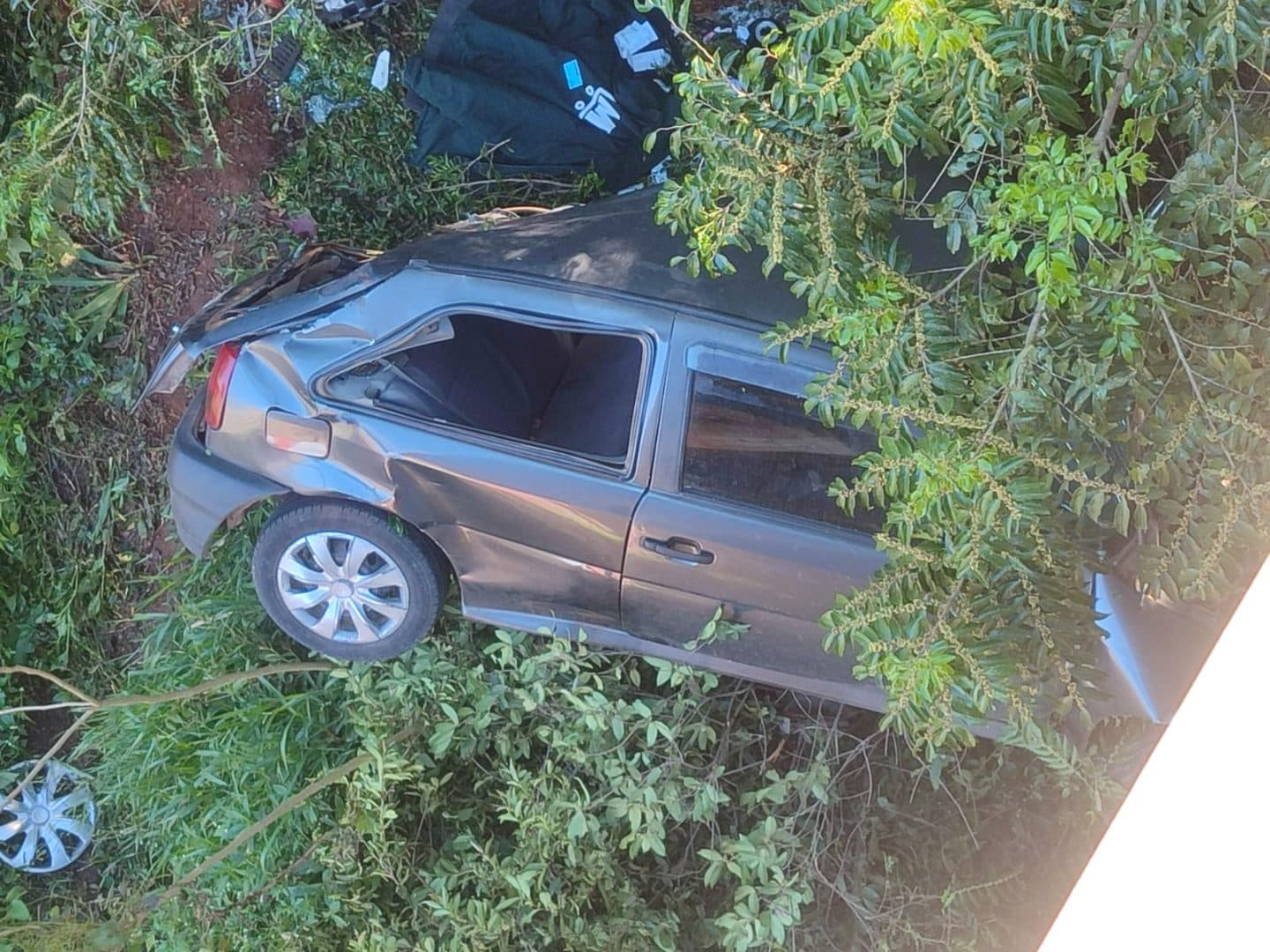 Mulher morre após veículo cair de viaduto no bairro Londres