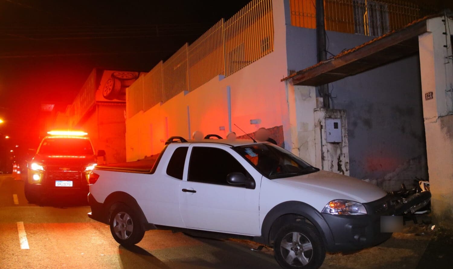 Motociclista sofre ‘fechada no trânsito’ e acaba ferido