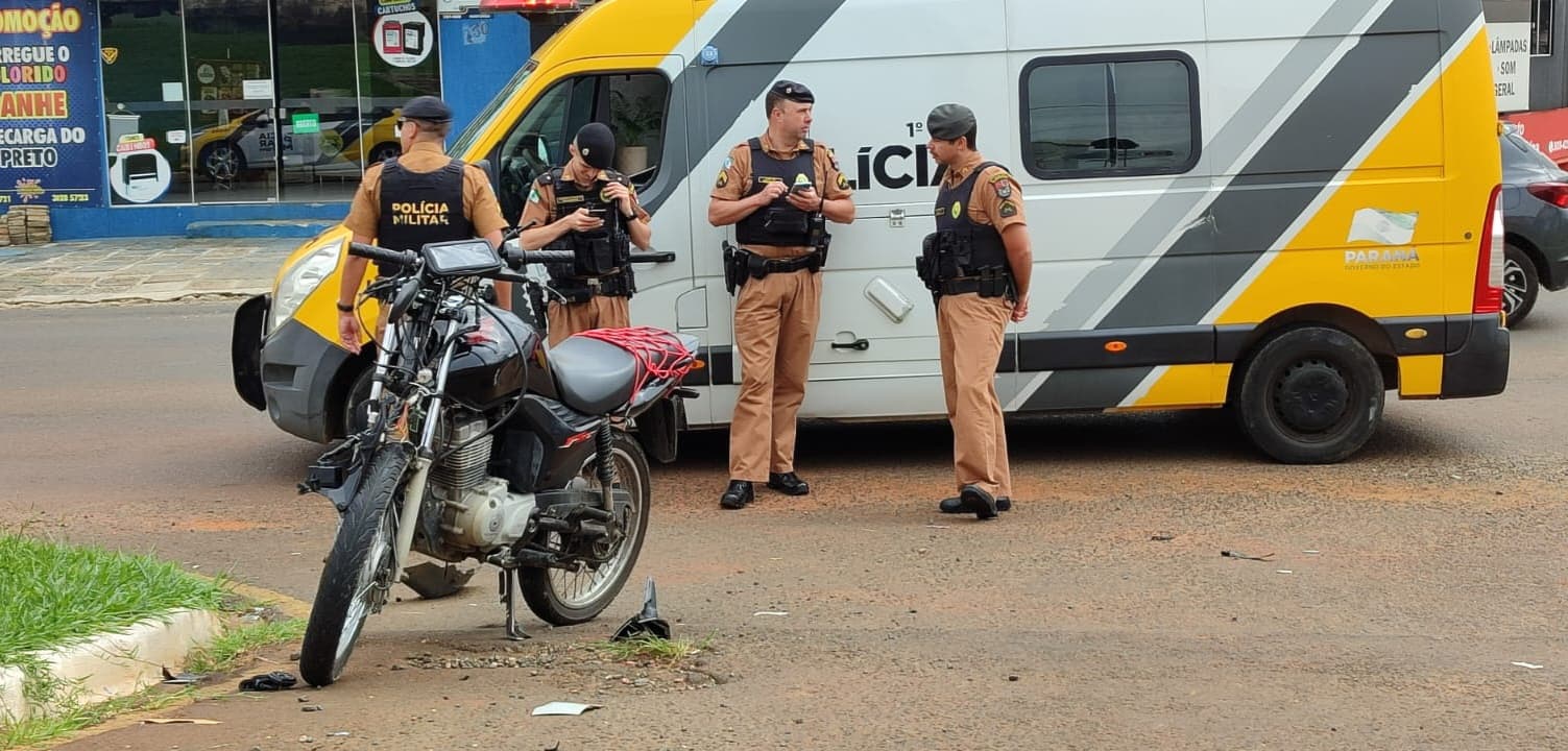 Motociclista fica ferido após carro furar a preferencial em Ponta Grossa