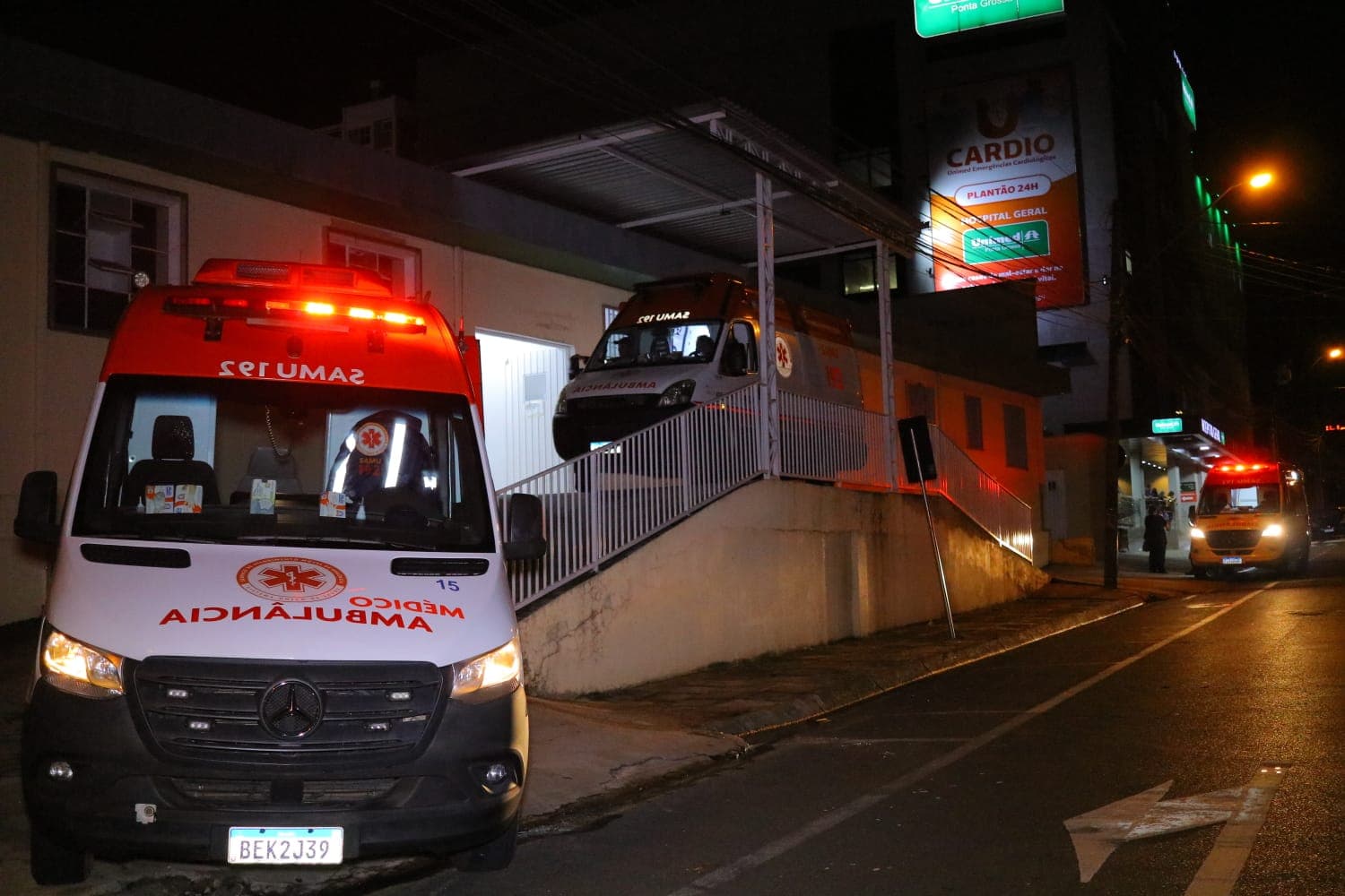 Ambulâncias tem dificuldade para deixar pacientes em hospitais de PG
