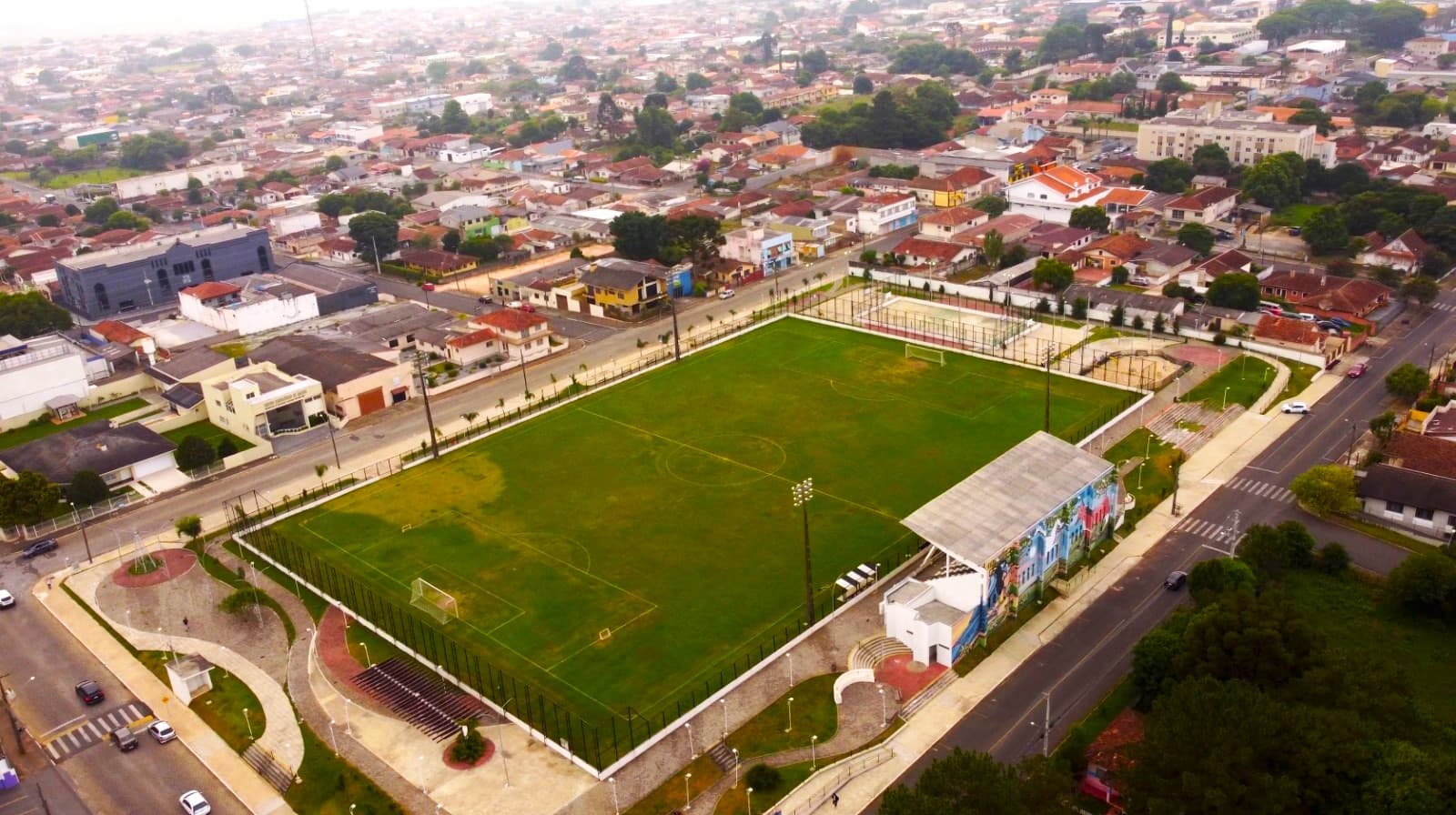 Crossfiteiros disputam prêmios em Castro neste fim de semana no Estádio Caramuru