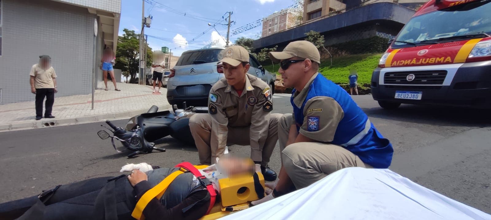 Motociclista tem dedo amputado em acidente no centro de PG