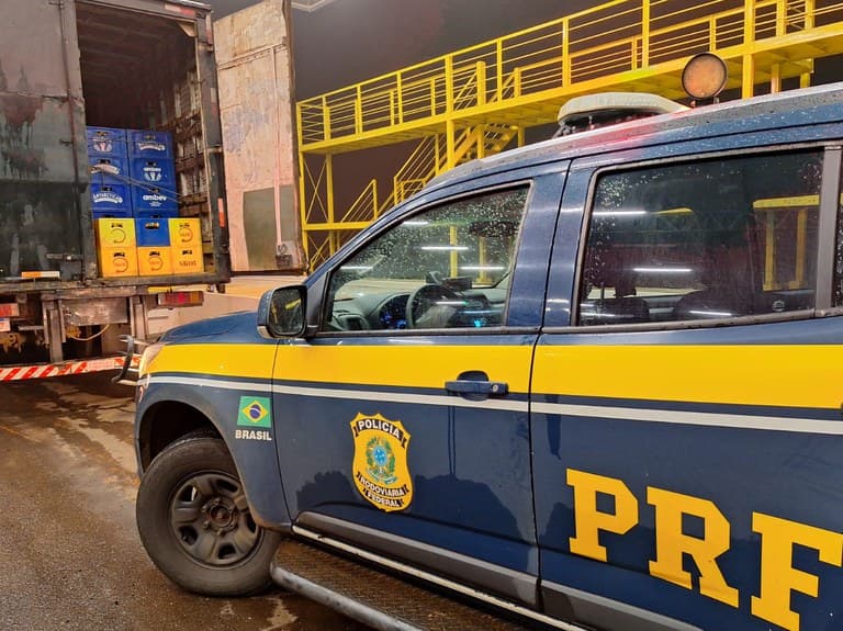 Mais de 10 mil garrafas de cerveja falsificadas foram apreendidas no Paraná