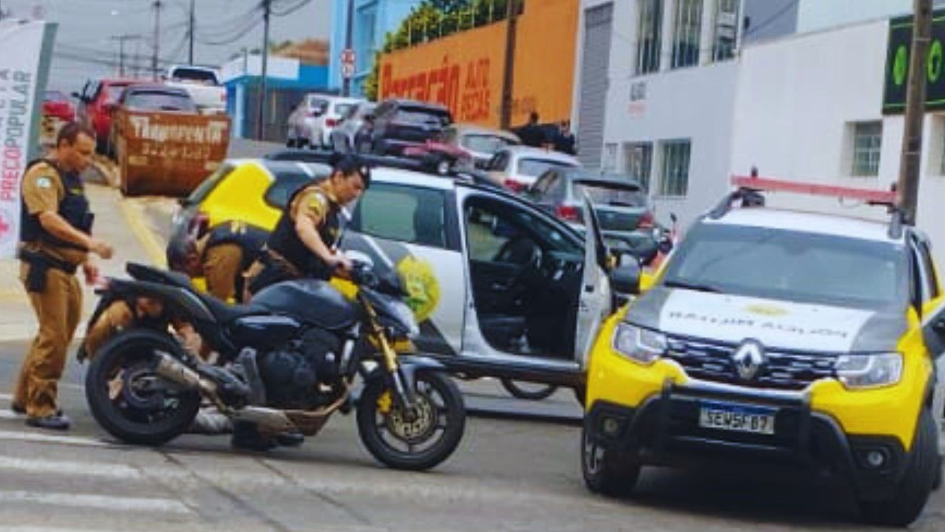 Cobrança de dívida termina com perseguição e homem preso em PG