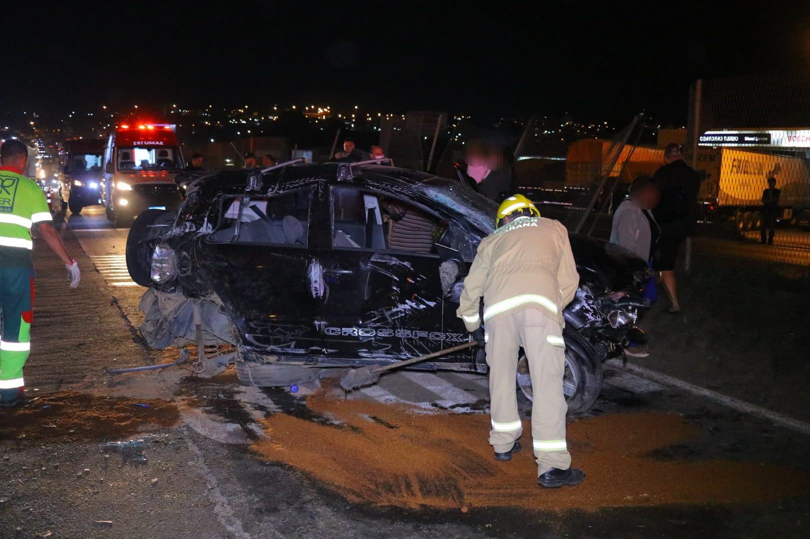 Motorista perde controle, capota, colide com outro veículo e dois ficam feridos na BR-376 em PG