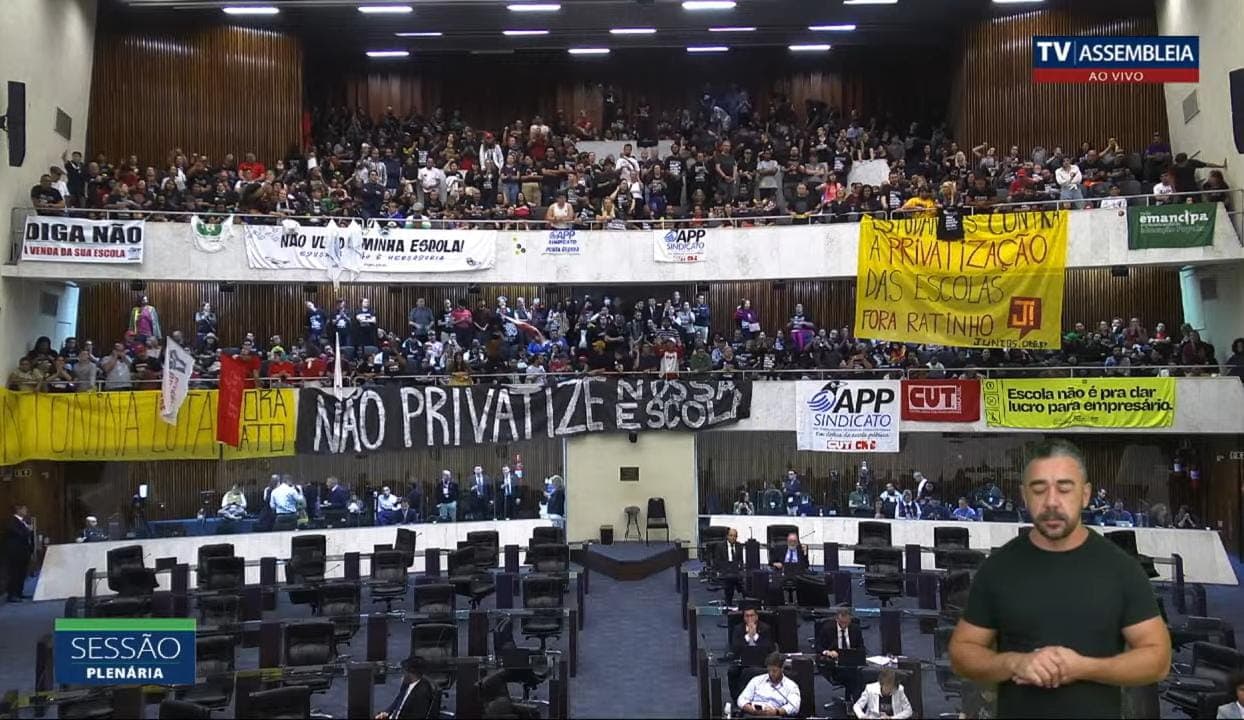 Deputados aprovam projeto de terceirização de 200 escolas estaduais. Veja como cada um votou
