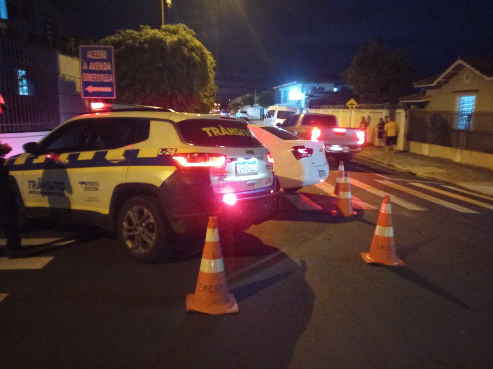 Condutor sem habilitação se envolve em acidente no centro de Ponta Grossa