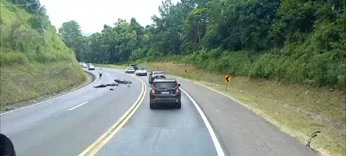 Imagem acidente motociclistas