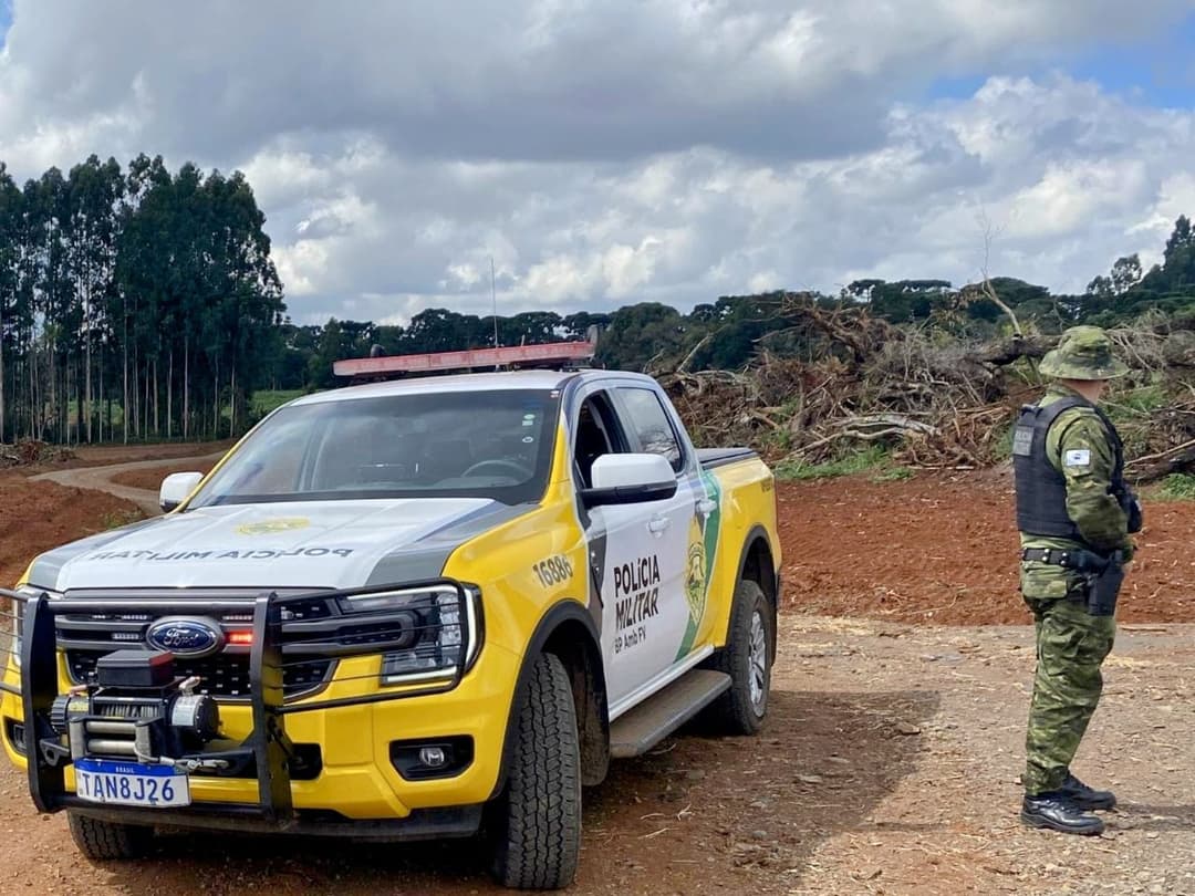 O local permanecerá embargado, impedindo qualquer nova atividade até a regularização da situação junto aos órgãos competentes