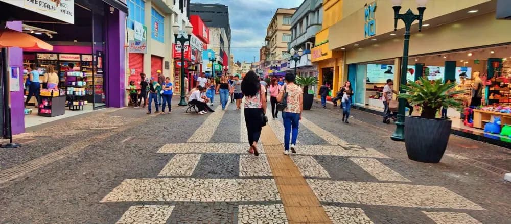Lojas de rua estarão fechadas no feriado de 01 de maio