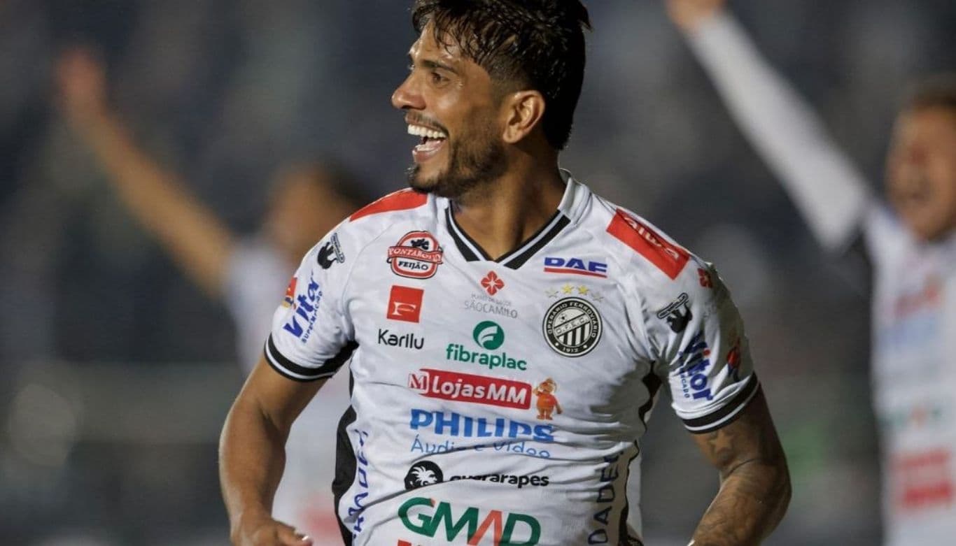 Operário goleia Atlético-GO, acaba com jejum de vitórias e sobe na tabela da Série B