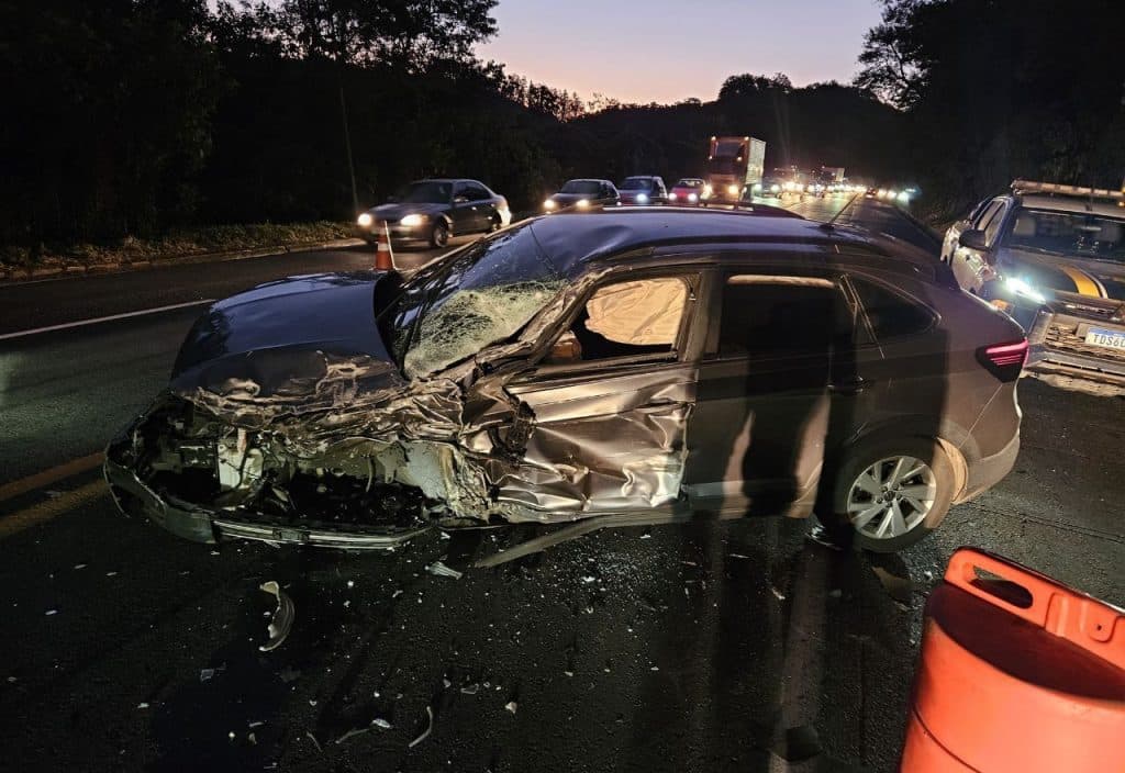 Cantor Fabiano, da dupla com César Menotti, capota carro e tranquiliza fãs