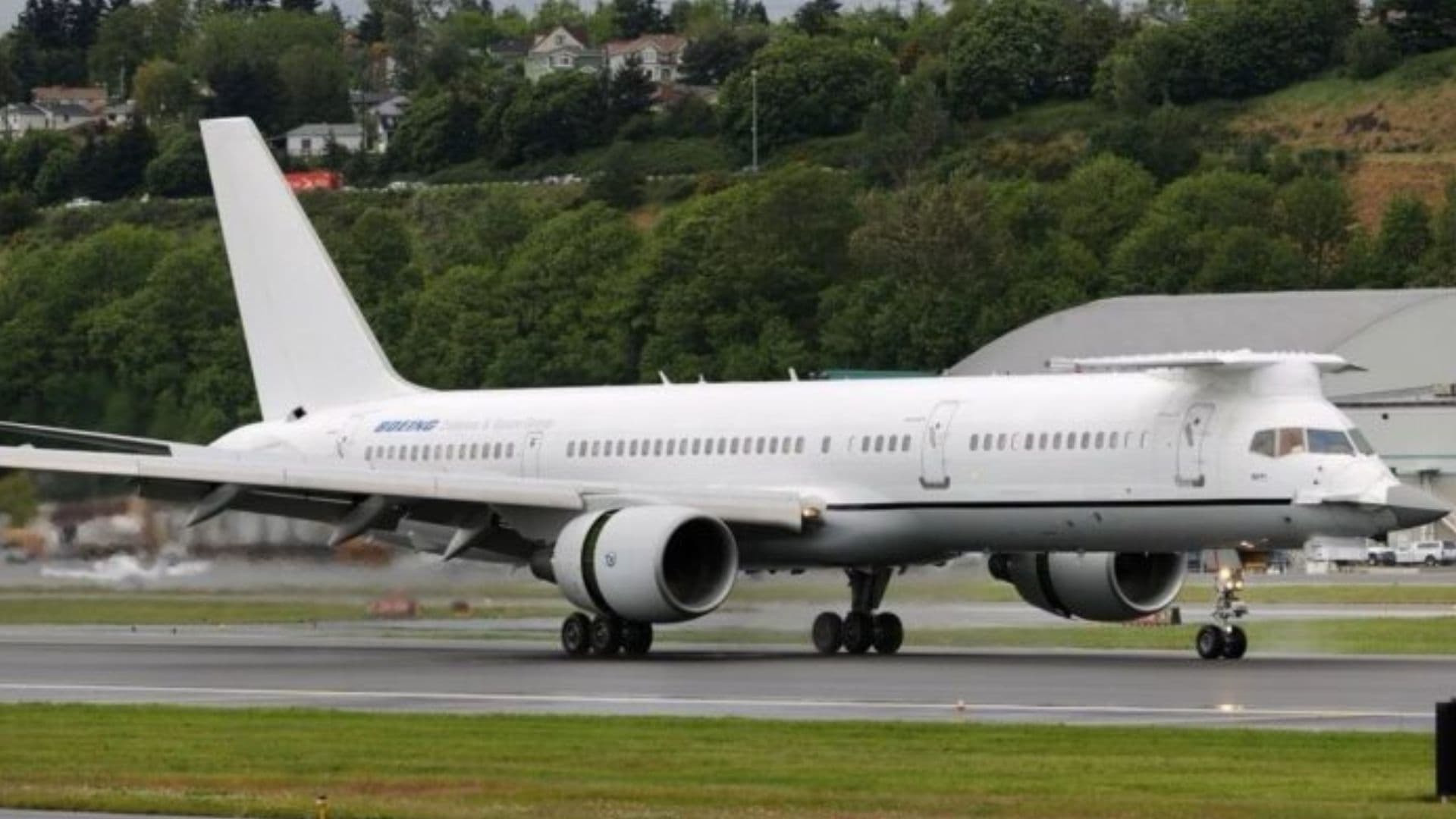 Avião americano Boeing 757 pousa em Porto Alegre e segue para São Paulo