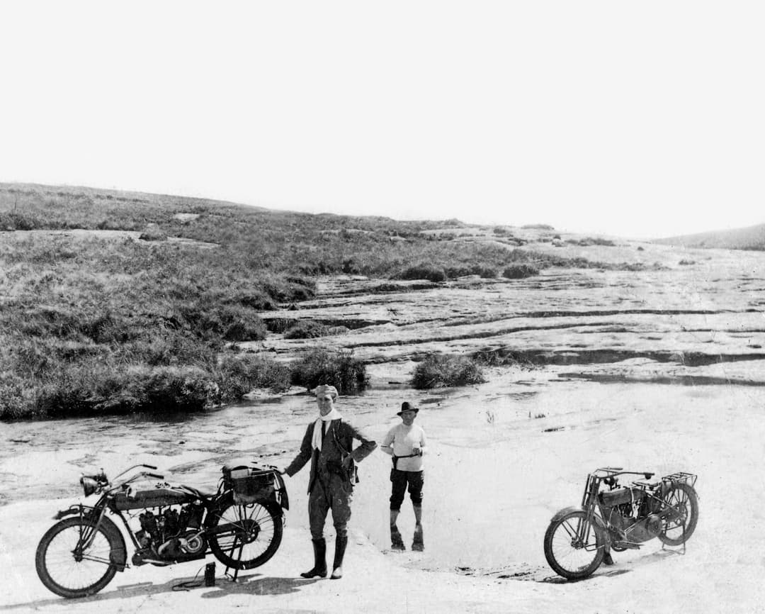 A Rota 01 nasceu em Ponta Grossa, palco da primeira viagem de moto da América do Sul em 1923. Conheça essa história que marcou o Paraná.