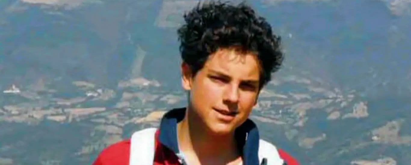 Canonização do 1º santo millennial ocorre neste domingo no Vaticano
