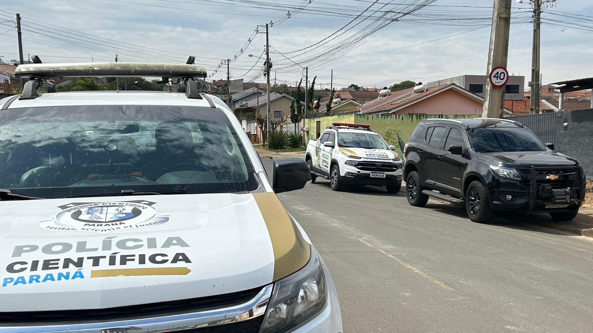 olícia Civil e peritos coletam provas em Ponta Grossa no caso de desaparecimento