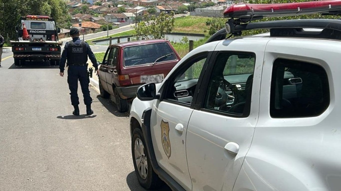 GCM recupera veículo roubado em Ponta Grossa