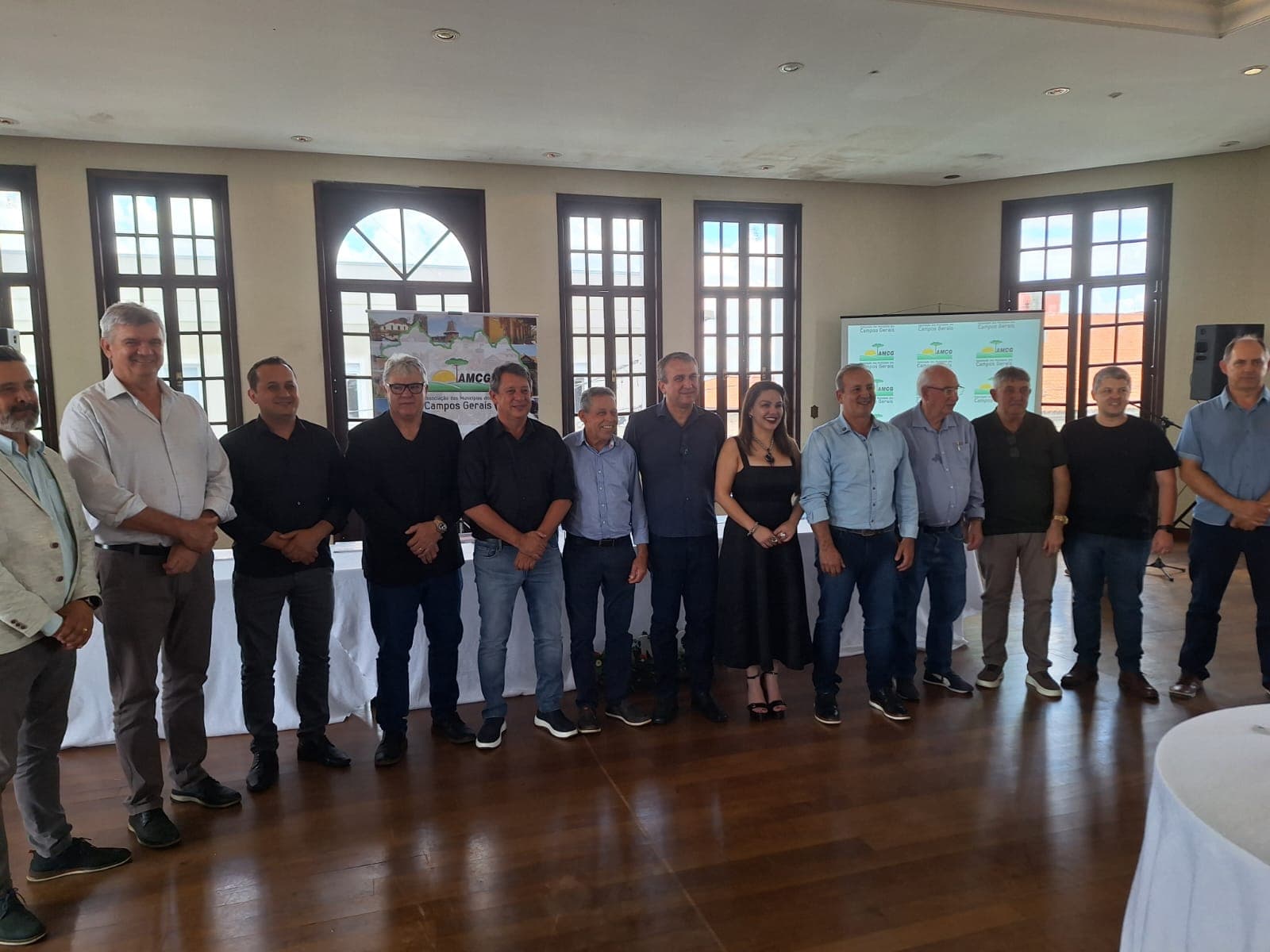 Prefeitos dos Campos Gerais se reúnem em Castro para debater agricultura e ações regionais integradas