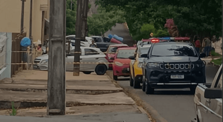 Ruas são bloqueadas para atendimento de situação de enforcamento em PG