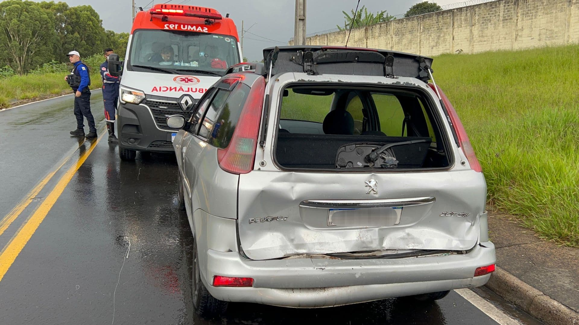 Colisão traseira deixa menino de 9 anos ferido em Ponta Grossa