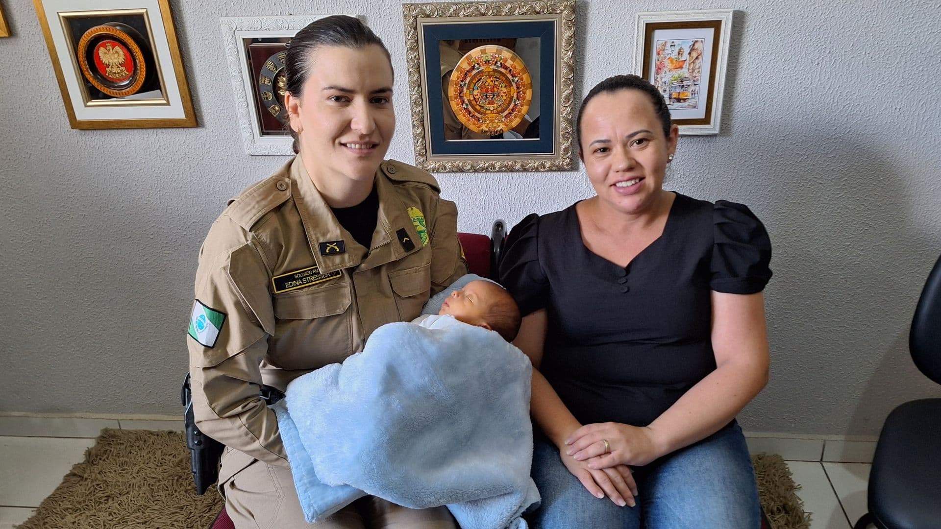 BnT entrevista PM e mãe do bebê que foi salvo após se engasgar com leite em Castro