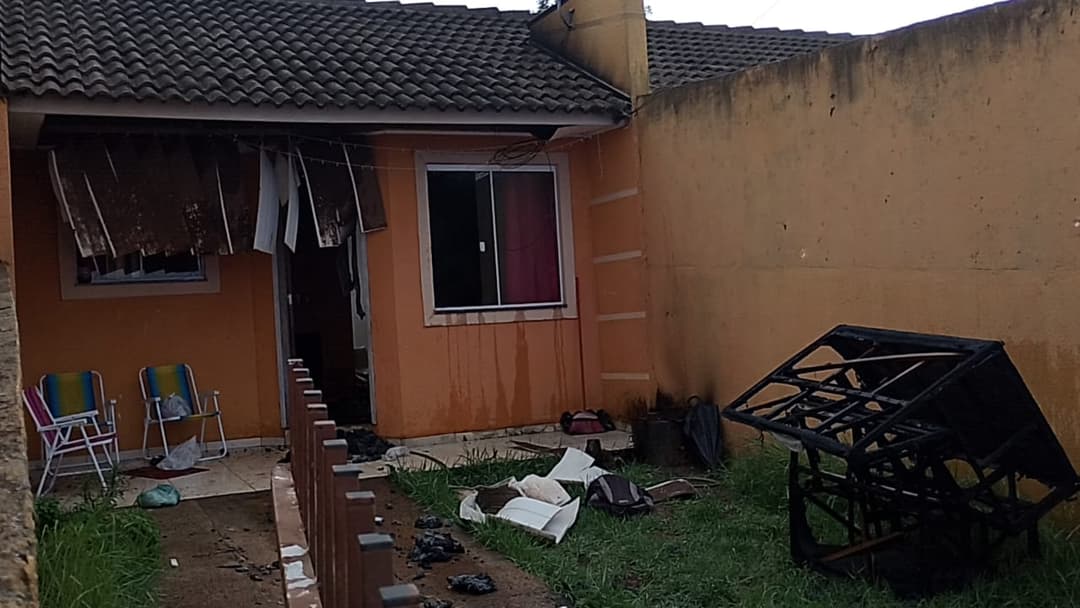 Namorado Flagra Jovem em Casa e Comete Atentado