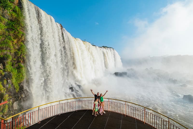 Paraná registra forte avanço no turismo internacional e entra em 2026 com perspectiva positiva