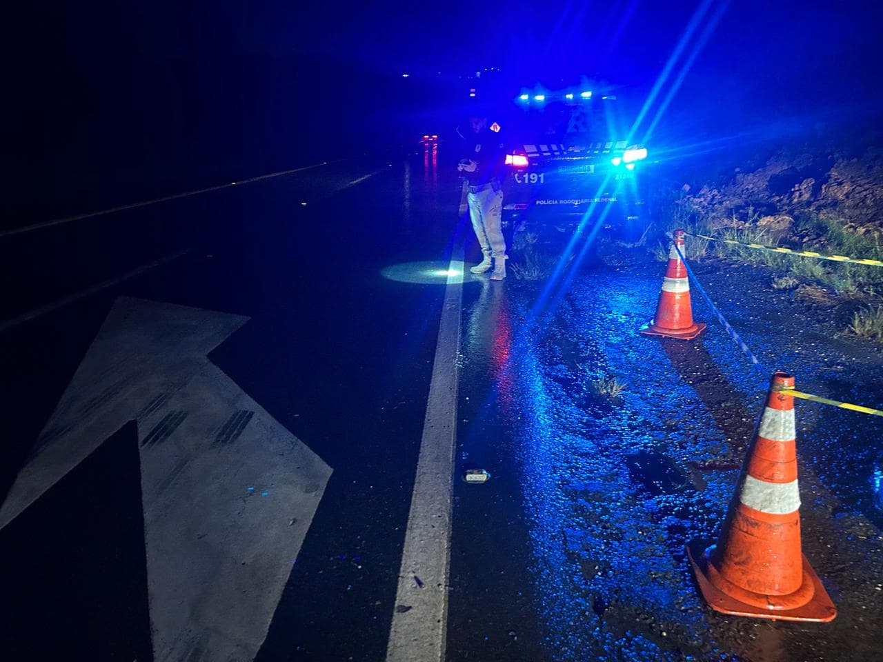 Pedestre morre após ser atropelado por caminhão na BR-277 em Palmeira