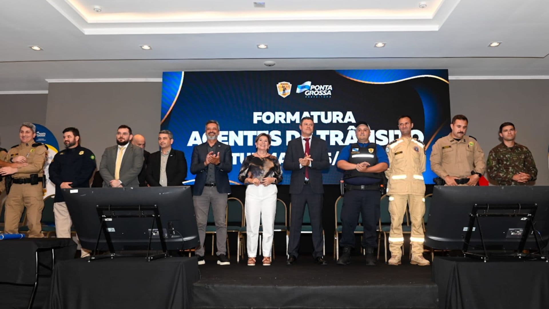 Ponta Grossa forma 25 novos agentes de trânsito e reforça segurança viária