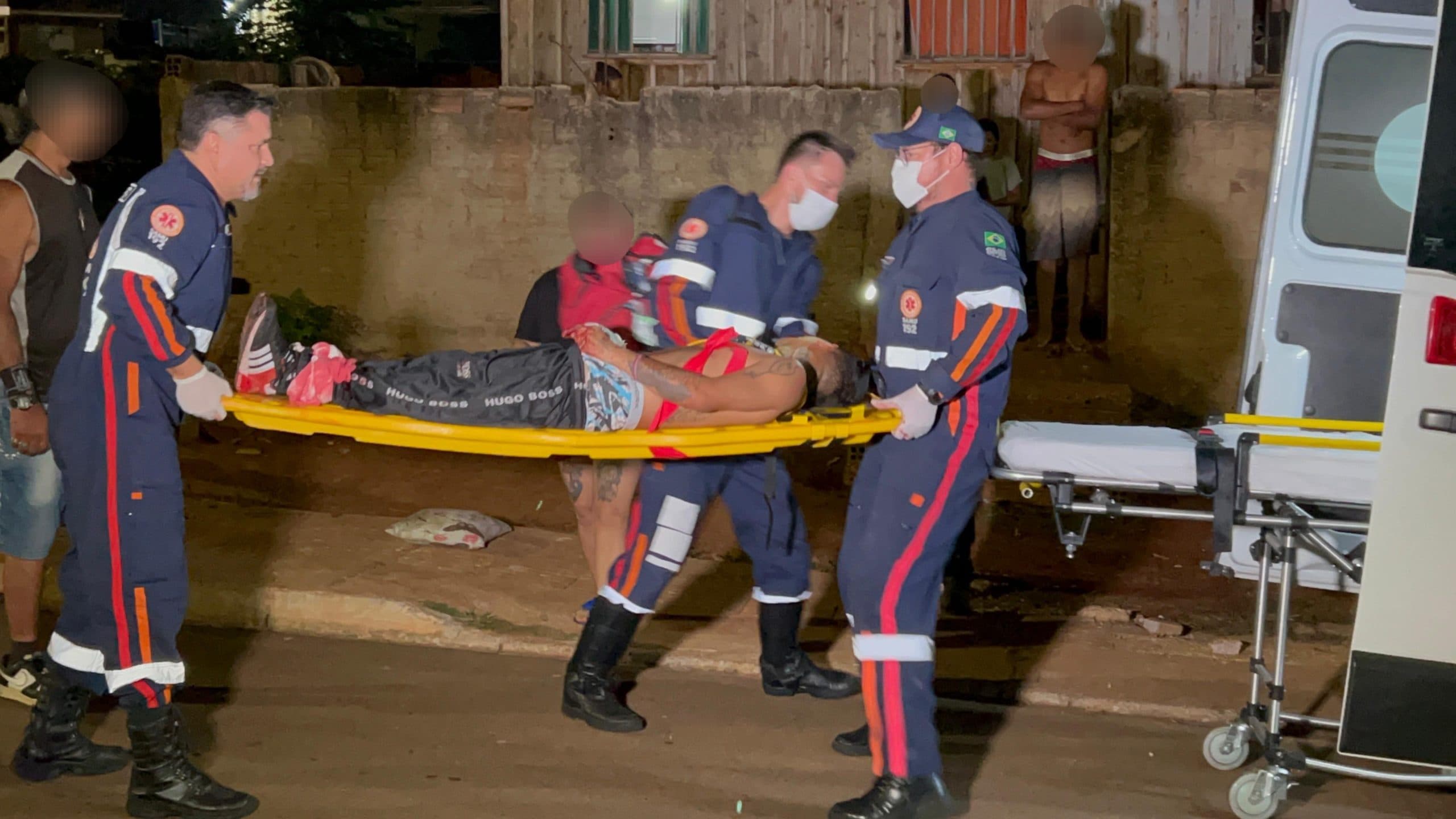 Jovem fica ferido após levar facada na mão durante briga em Ponta Grossa