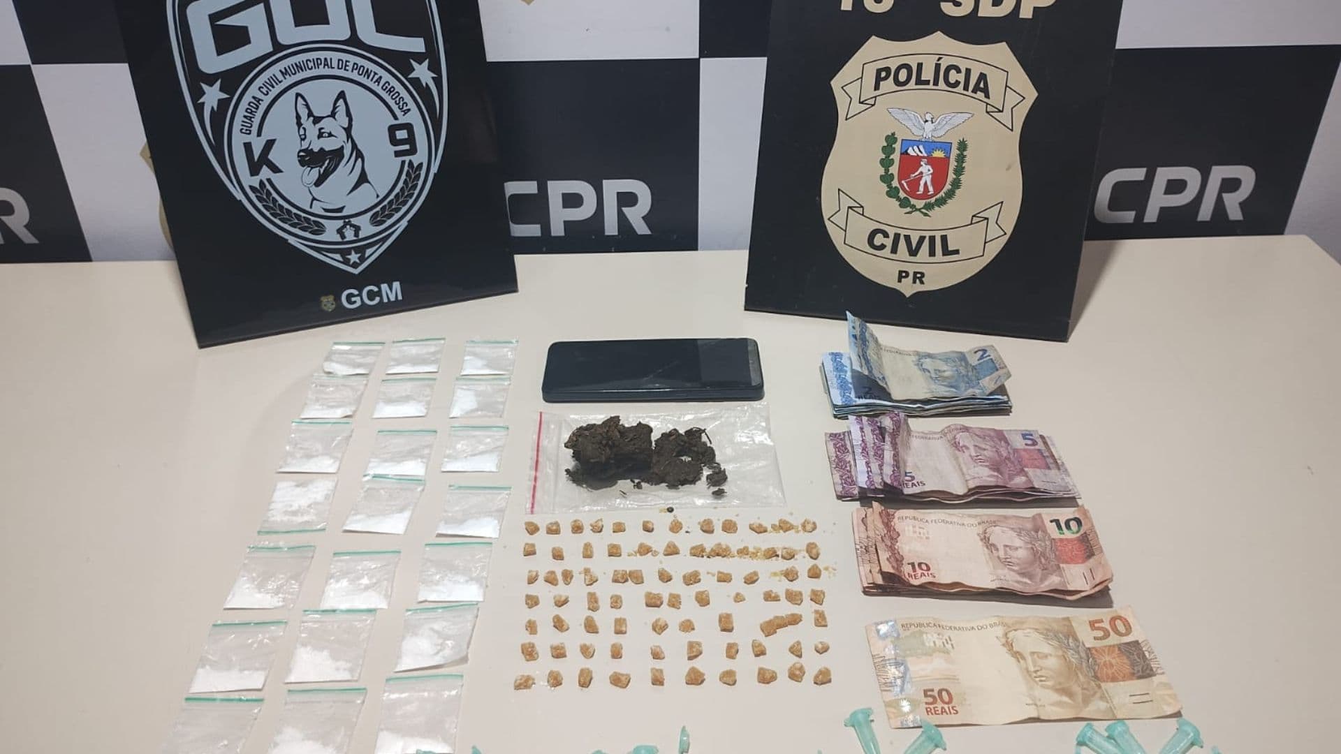 Foragida é capturada por tráfico de drogas em Ponta Grossa após ação da Polícia Civil e GCM