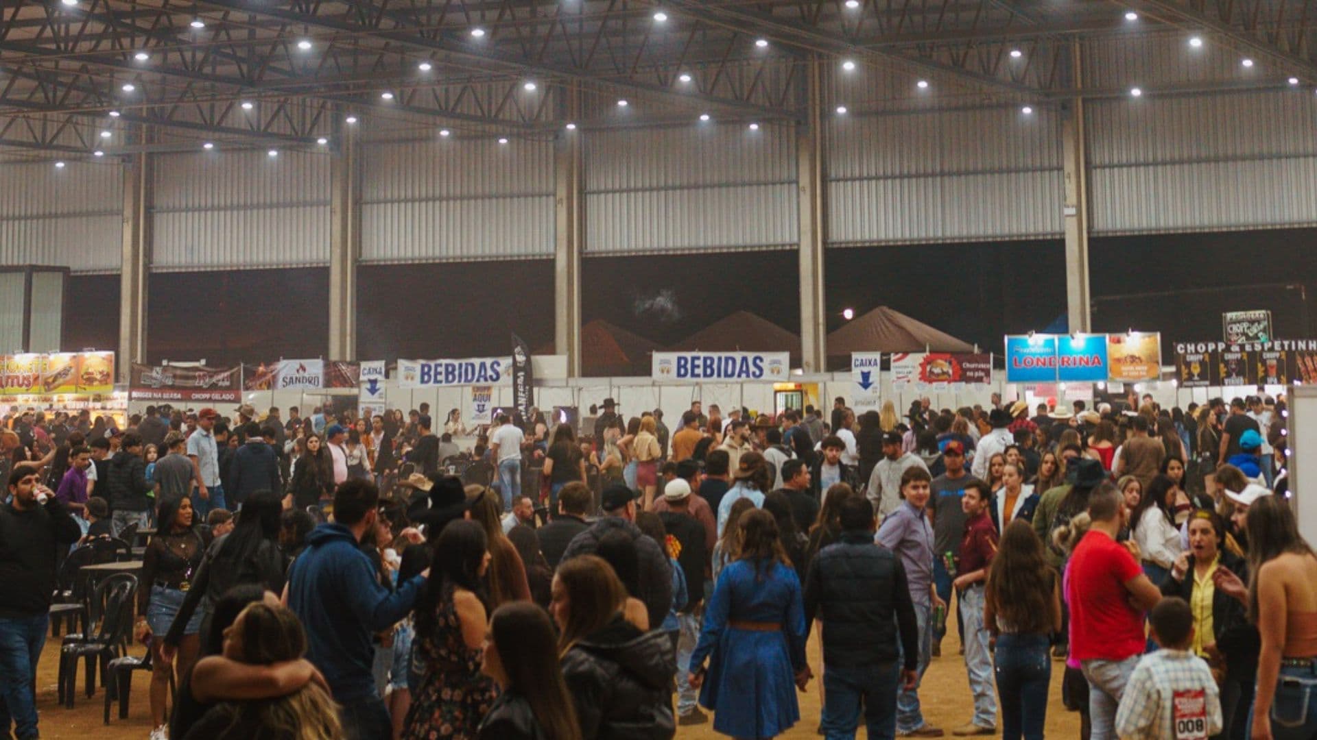 Castro abre chamamento público para exploração comercial na 7ª Festa do Peão de Boiadeiro