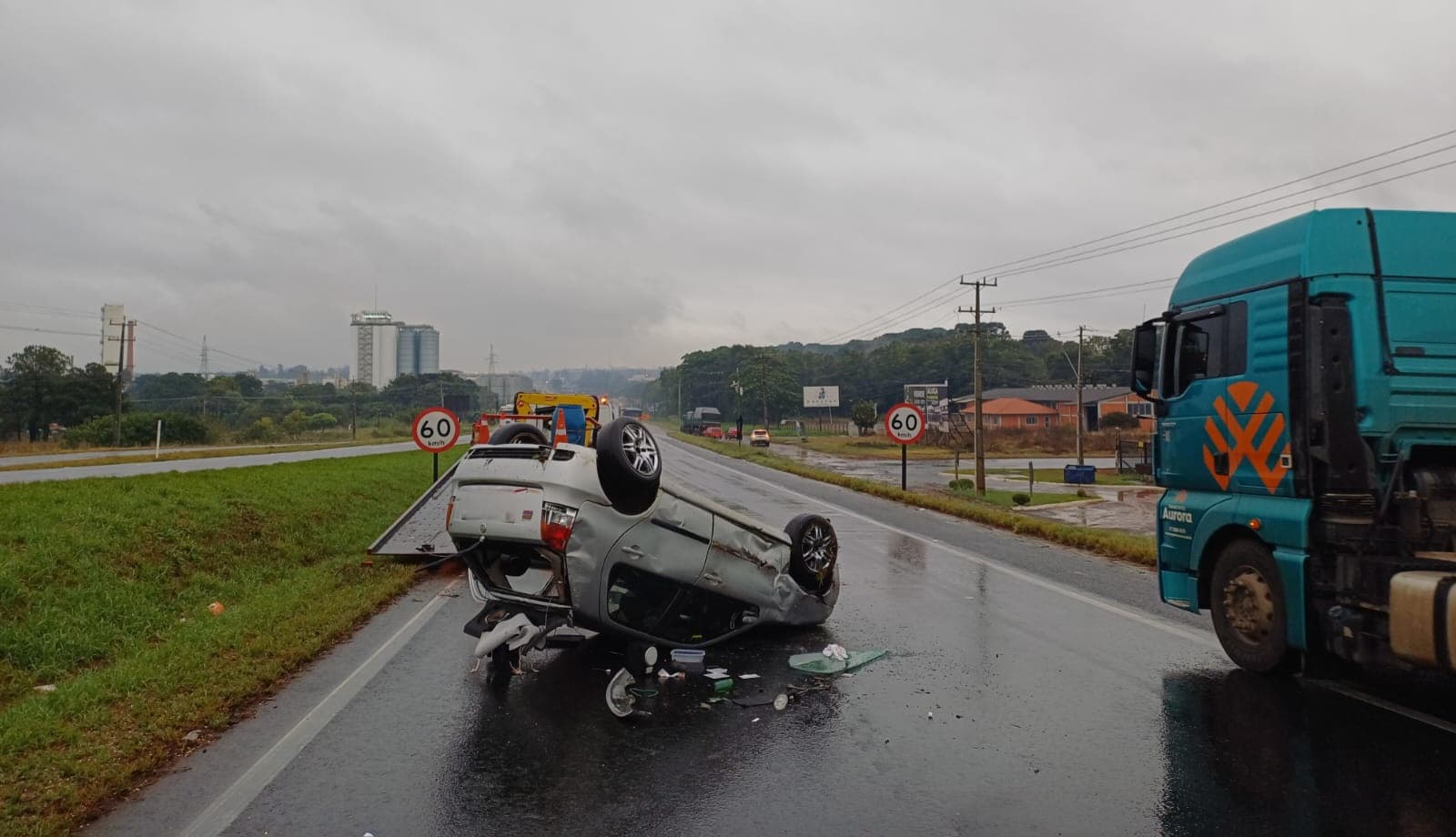 Acidente termina com motorista ferido na BR-376 em Ponta Grossa