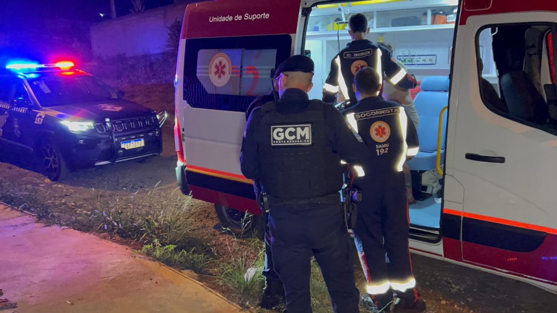 “Apanhamos juntos!” Casal é agredido por mulher ‘fortona’ durante briga em PG