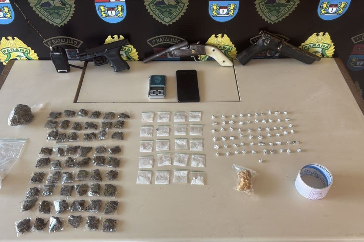 PM apreende drogas, armas e prende suspeita em ação em Ponta Grossa