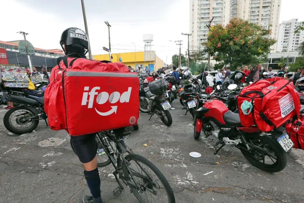 Lula defende previdência social para profissionais de aplicativos