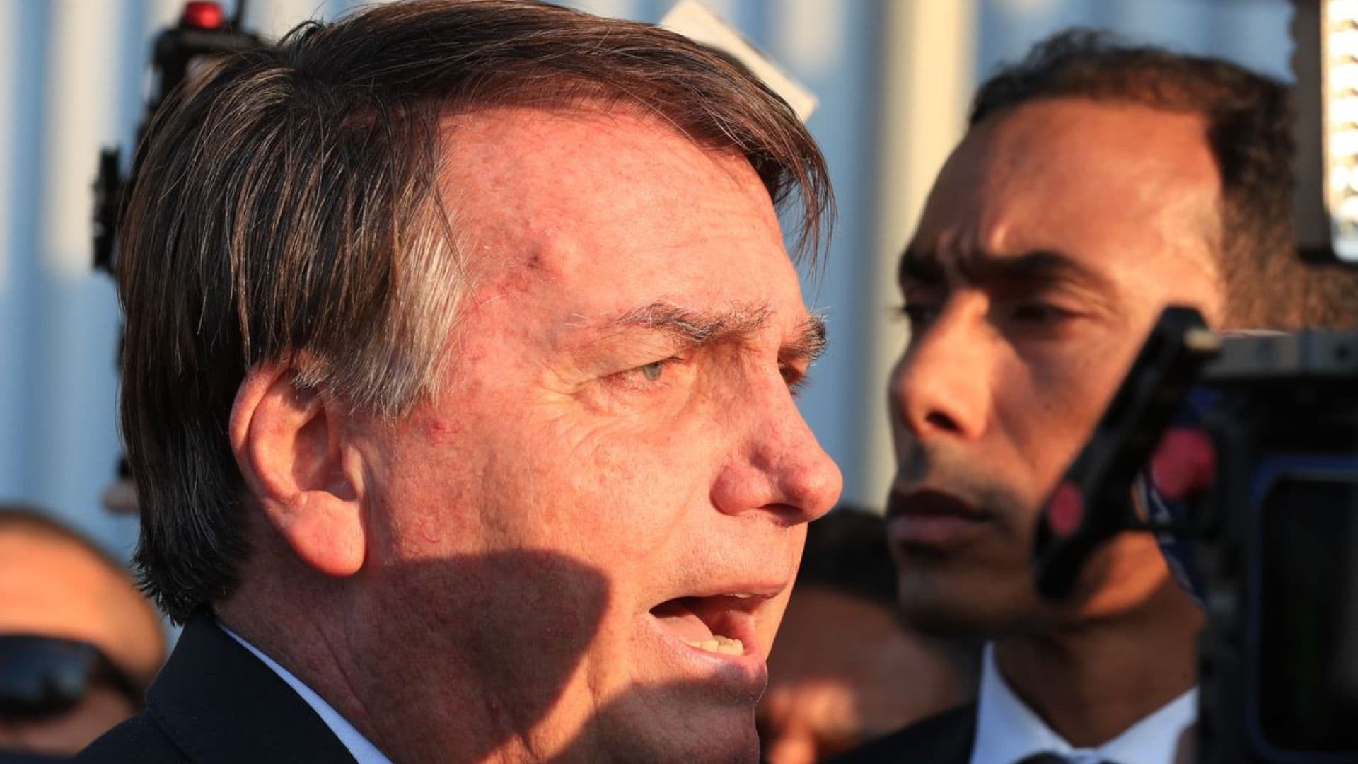 Bolsonaro tem alta hospitalar após passar por cirurgia no ombro