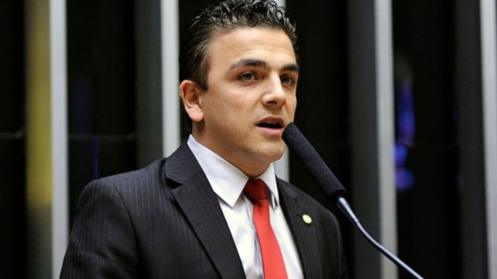 Aliel Machado celebra aprovação de projeto que amplia penas para crimes sexuais no Brasil