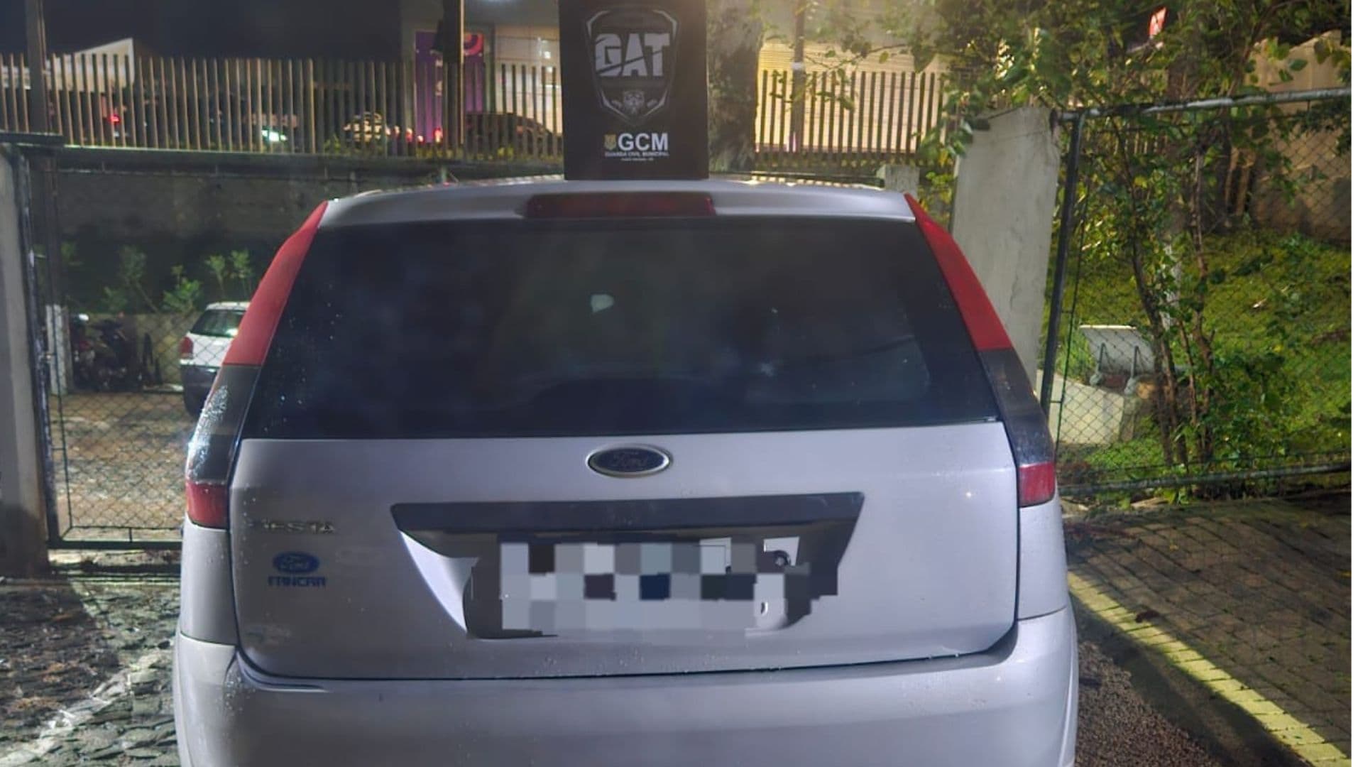GAT localiza carro com alerta de furto durante patrulhamento em Ponta Grossa
