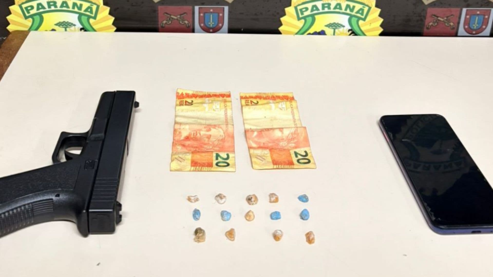 Menor é apreendido com crack e simulacro de pistola após tentar fugir de viatura em Uvaranas