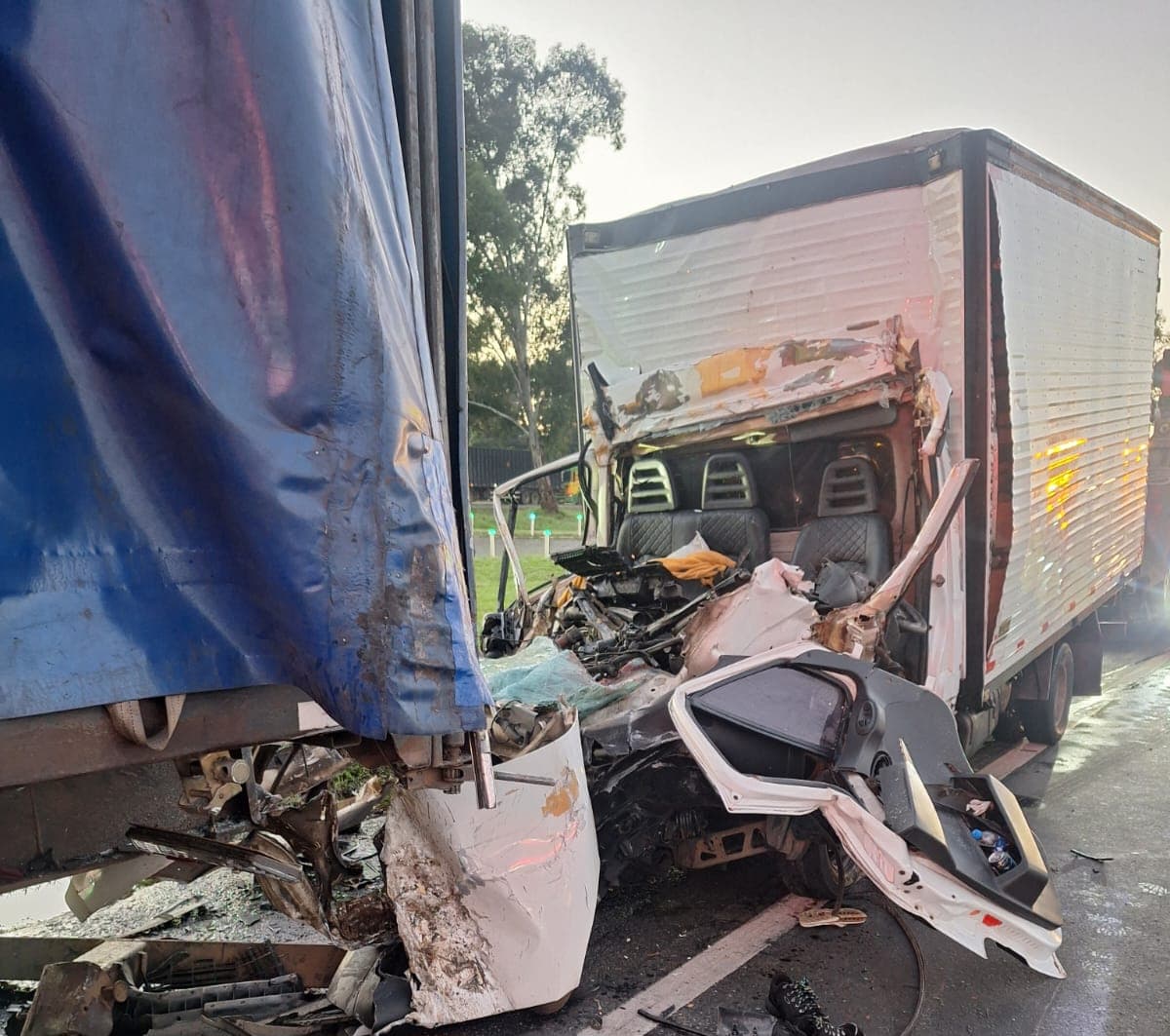 Colisão traseira mata motorista na BR-376 em Ponta Grossa