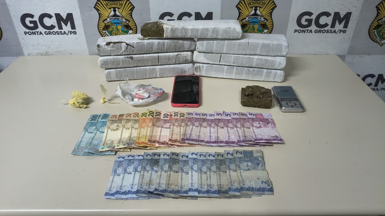 Homem e mulher são presos com mais de 5,5 kg de maconha em Ponta Grossa