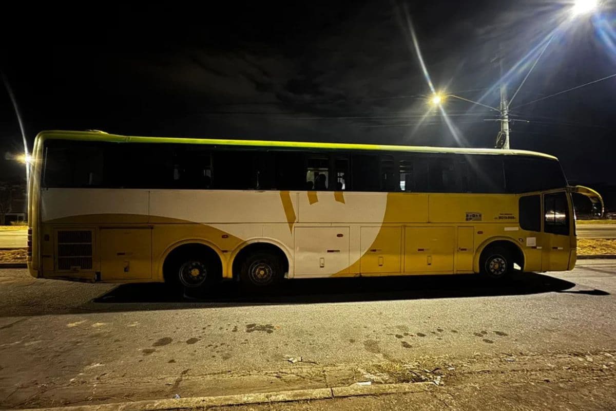 Tragédia na volta do Mineirão: torcedor do Cruzeiro morre após cair do teto de ônibus
